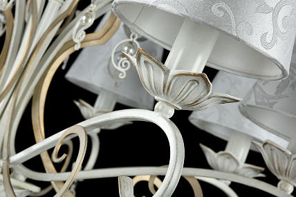 Люстра подвесная Maytoni Monile ARM004-08-W